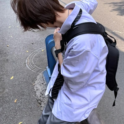 2025最火的男生头像高清真人