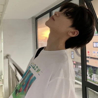 少年感慵懒头像图片