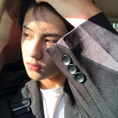 男生的头像的照片帅气