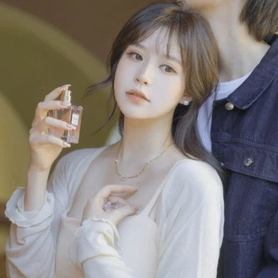 男女生亲密情侣头像2025图片