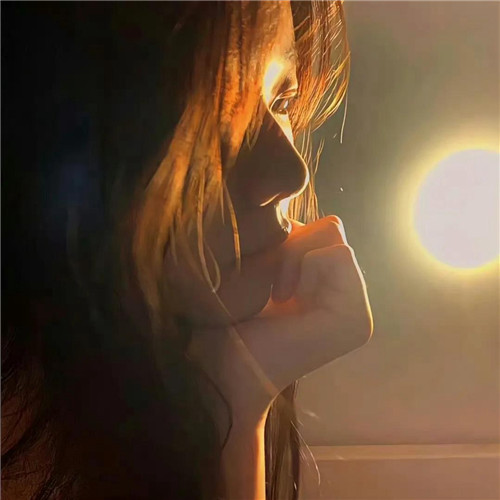 2025很美的最火女性头像图片