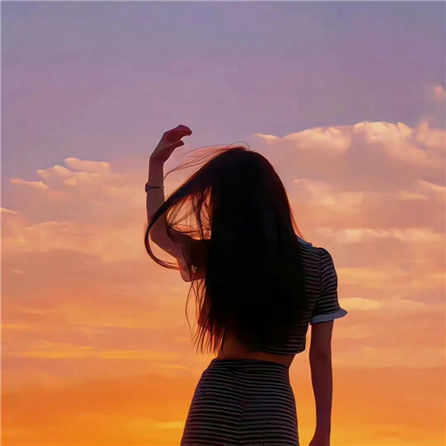2025很美的最火女性头像图片