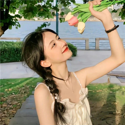 2025很美的最火女性头像图片