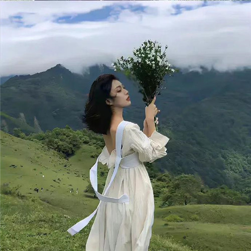 看上去就很自由的氛围感女生头像图片