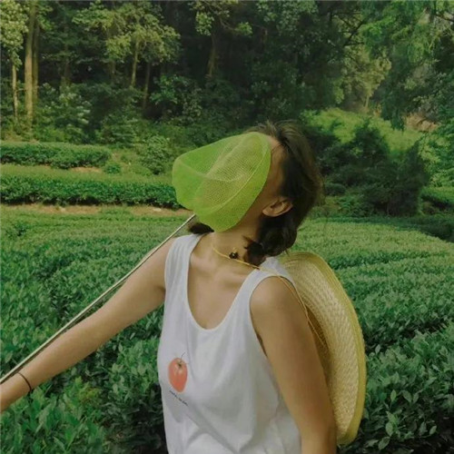 看上去就很自由的氛围感女生头像图片