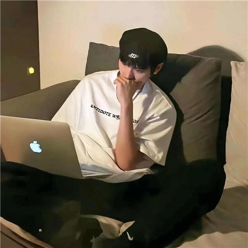个性微信头像小众男生真人图片