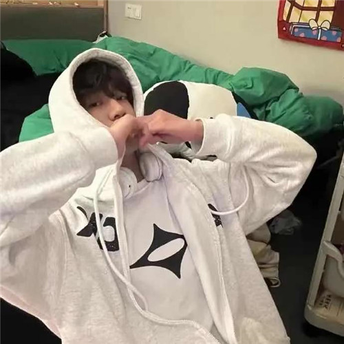 个性微信头像小众男生真人图片