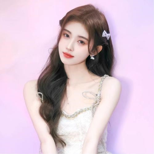 2025微信头像图片女生版头像
