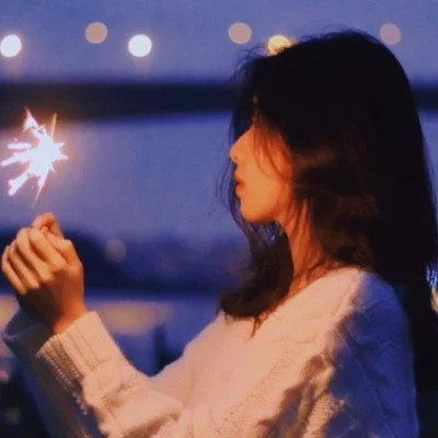 唯美成熟女人头像背面图片