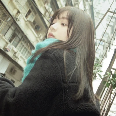 女生2025最火真人头像