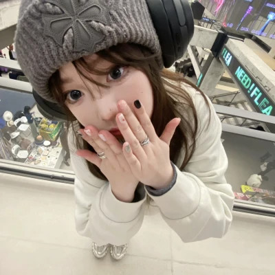 女生2025最火真人头像