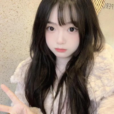 女生2025最火真人头像