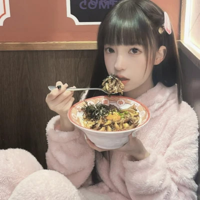 2025女生头像好看真人自然的照片