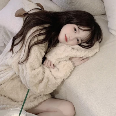 2025女生头像好看真人自然的照片