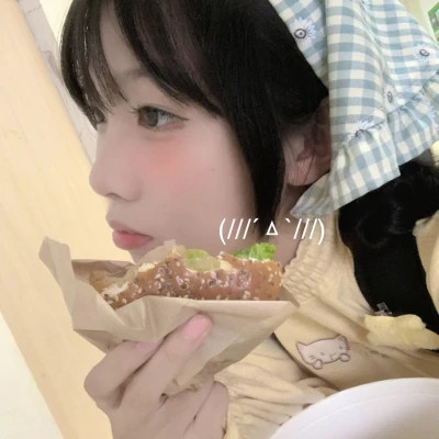 2025女生头像好看真人自然的照片