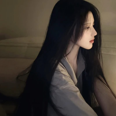 2025女生头像好看真人自然的照片