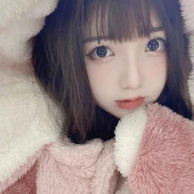 2025女生头像好看真人自然的照片