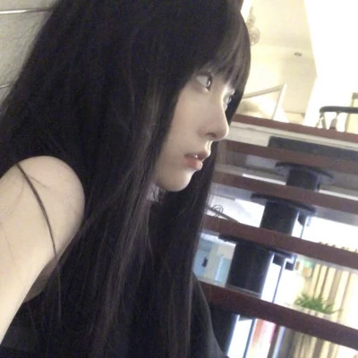 2025女生头像好看真人自然的照片