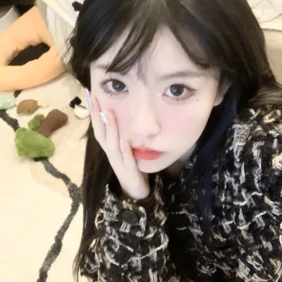 2025女生头像好看真人自然的照片