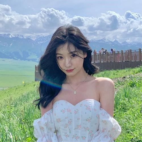 2025女生唯美真人头像图片
