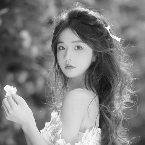 黑白照片美女头像