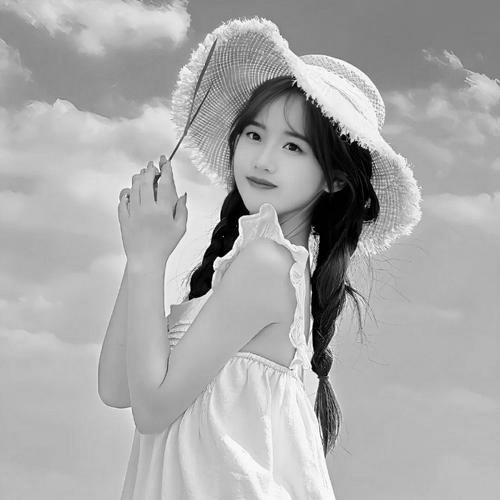 黑白照片美女头像