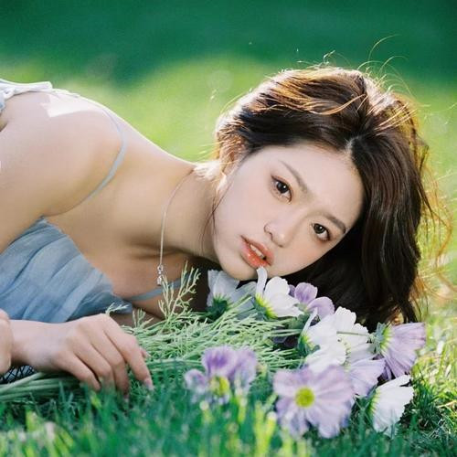 2025最火好看女生头像