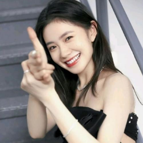 2025年最火的头像女生真人
