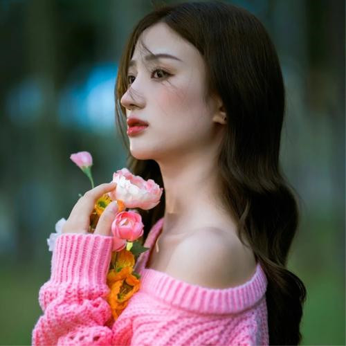 2025年最火的头像女生真人
