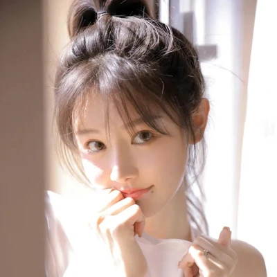 2025超好看图片女头