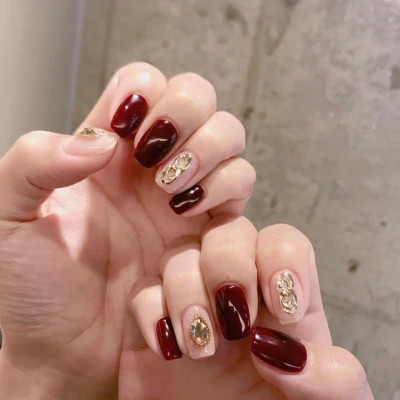 突出美甲照片的头像