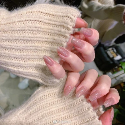 突出美甲照片的头像