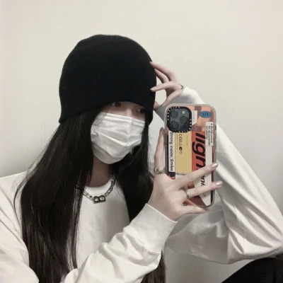 情侣头像一男一女拿手机遮脸图片