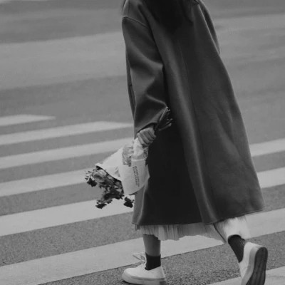 黑白氛围感气质的女头