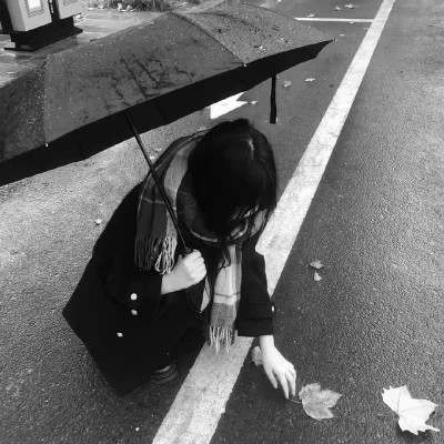 黑白氛围感气质的女头