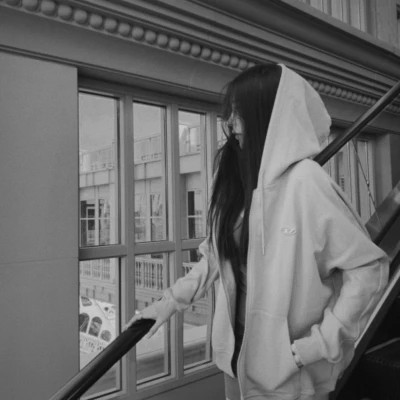黑白氛围感气质的女头