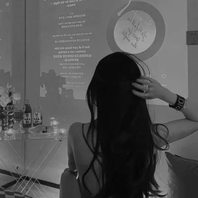 黑白氛围感气质的女头
