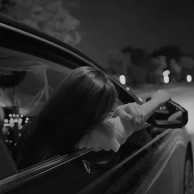 黑白氛围感气质的女头