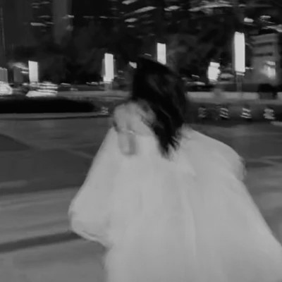 黑白氛围感气质的女头