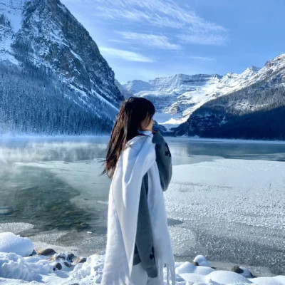 自由而浪漫的氛围感女头图片