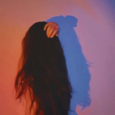 自由而浪漫的氛围感女头图片