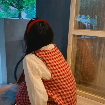 自由而浪漫的氛围感女头图片