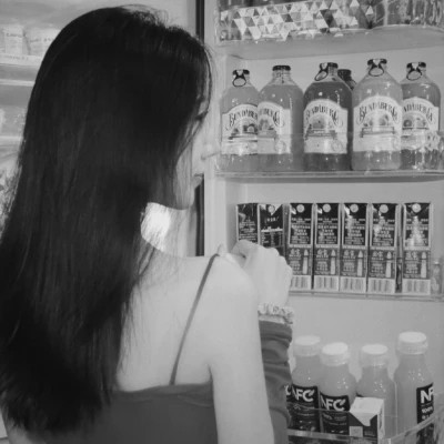 唯美意境清新好看的黑白女头图片