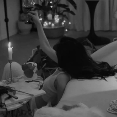 唯美意境清新好看的黑白女头图片