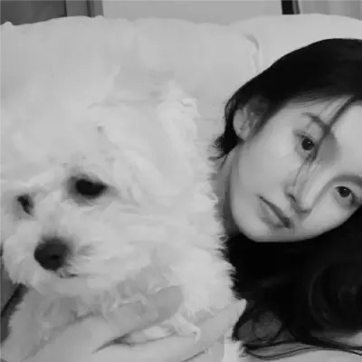 唯美意境清新好看的黑白女头图片