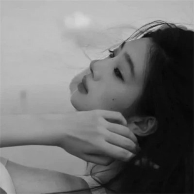 唯美意境清新好看的黑白女头图片