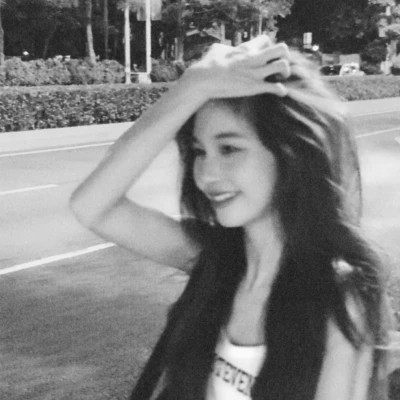 唯美意境清新好看的黑白女头图片