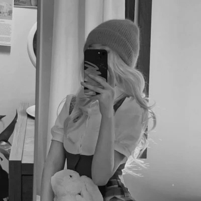 唯美意境清新好看的黑白女头图片