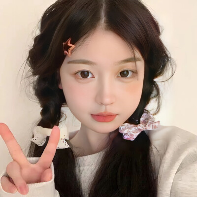 很多人点赞的2025年高清图女头像