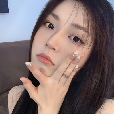 很多人点赞的2025年高清图女头像